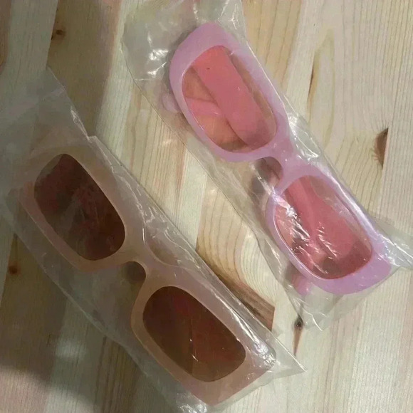 Plastic Pink Sunglasses Set of Two Weekend Party Fun Spring-break Summer Girly - Picture 6 of 7